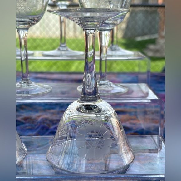 7 Libby Windswept Pattern Etched Liqueur Glasses. - Picture 7 of 12
